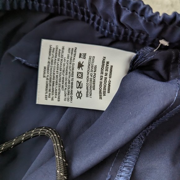 Nike Tech Essential Commuter Woven Pants Mens in Navy - Picture 7 of 7